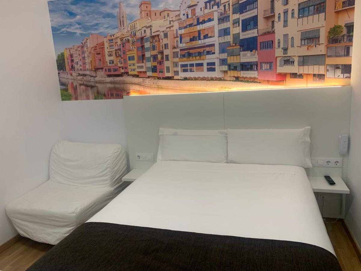 Hotel Bestprice Girona Exteriör bild